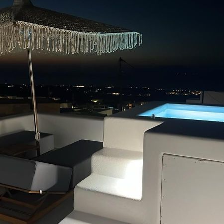 Oinos Luxury Suites Foinikia  ภายนอก รูปภาพ