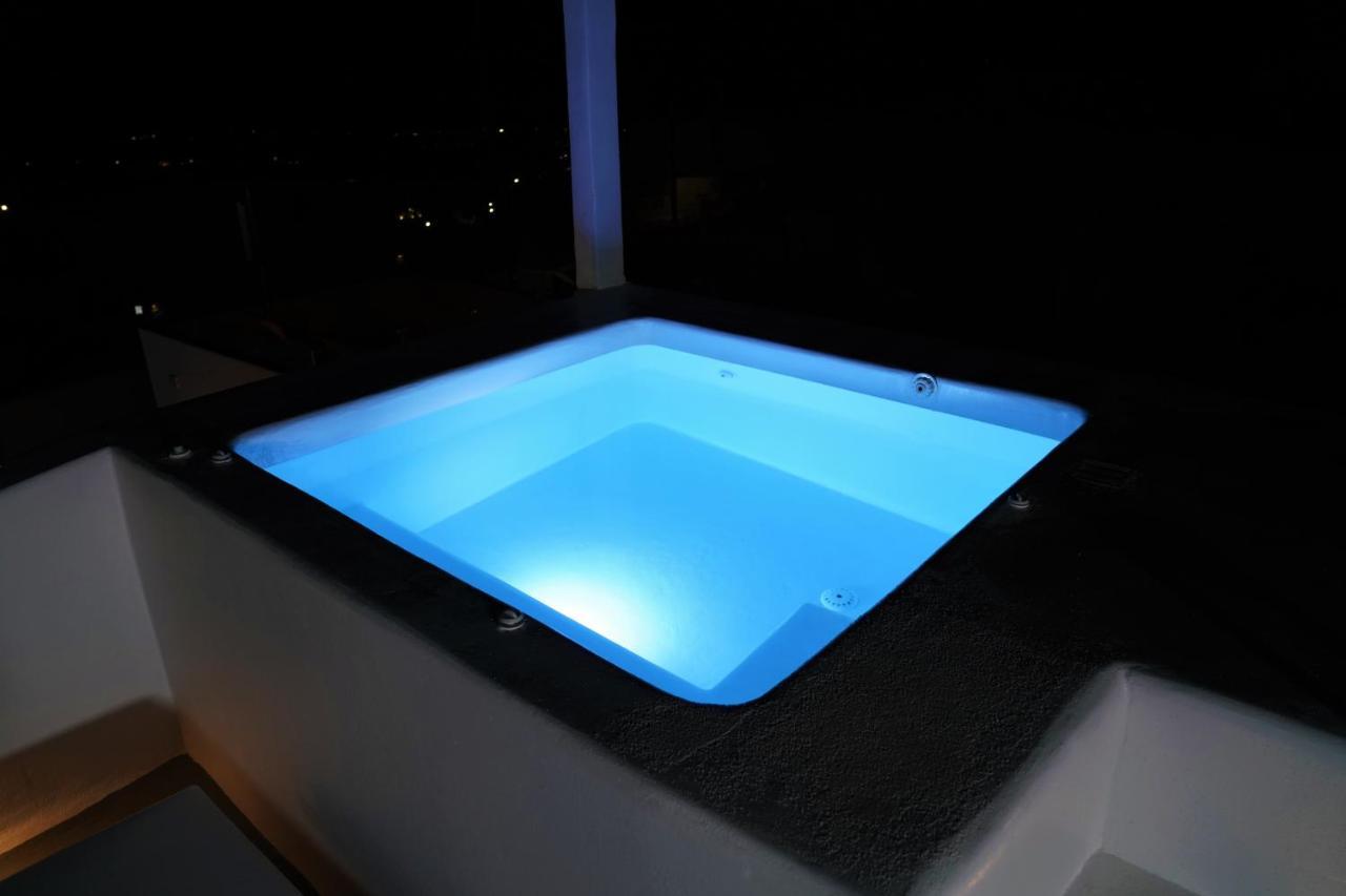 Oinos Luxury Suites Foinikia  ภายนอก รูปภาพ