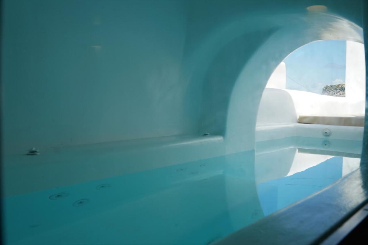 Oinos Luxury Suites Foinikia  ภายนอก รูปภาพ