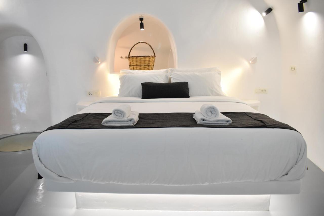 Oinos Luxury Suites Foinikia  ภายนอก รูปภาพ