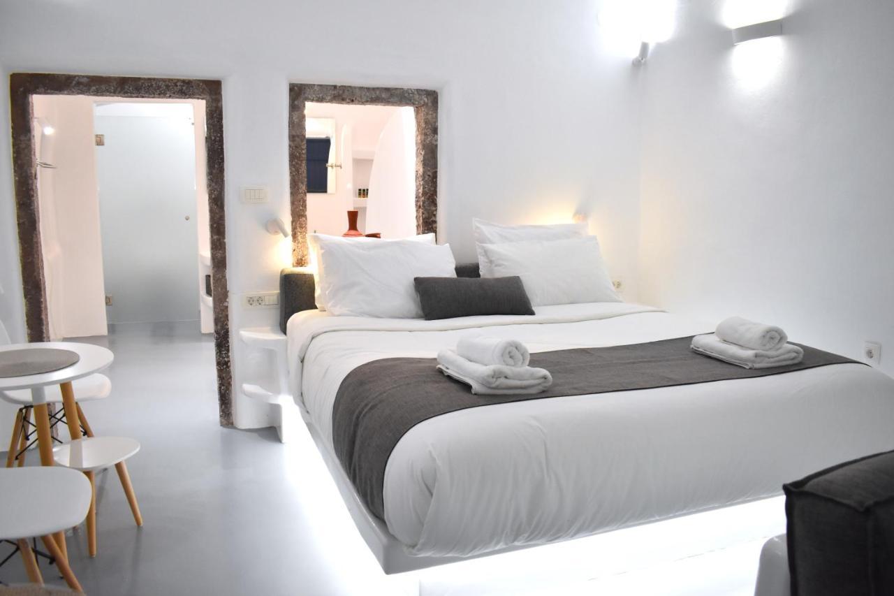 Oinos Luxury Suites Foinikia  ภายนอก รูปภาพ