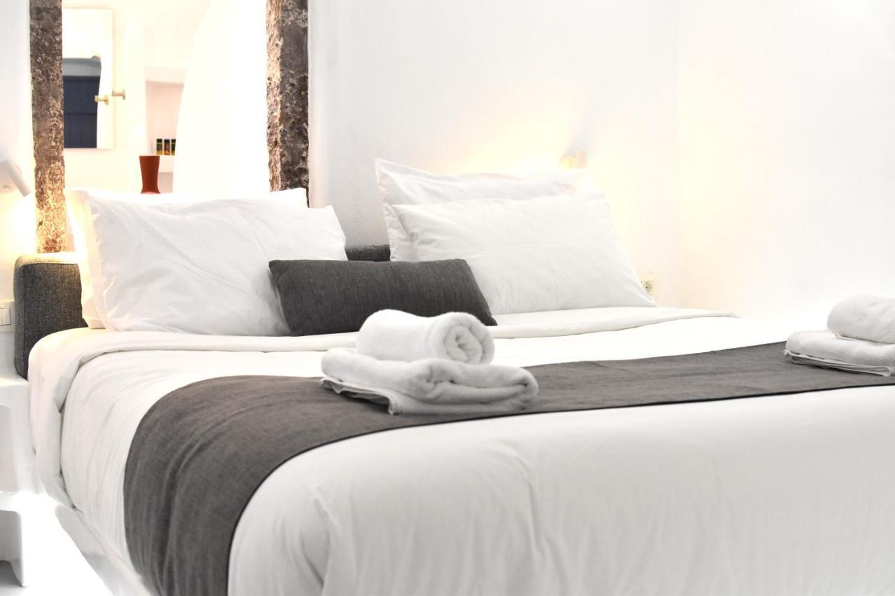 Oinos Luxury Suites Foinikia  ภายนอก รูปภาพ