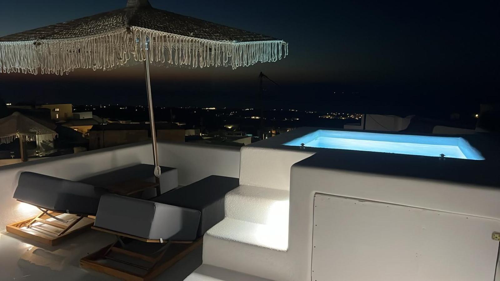 Oinos Luxury Suites Foinikia  ภายนอก รูปภาพ