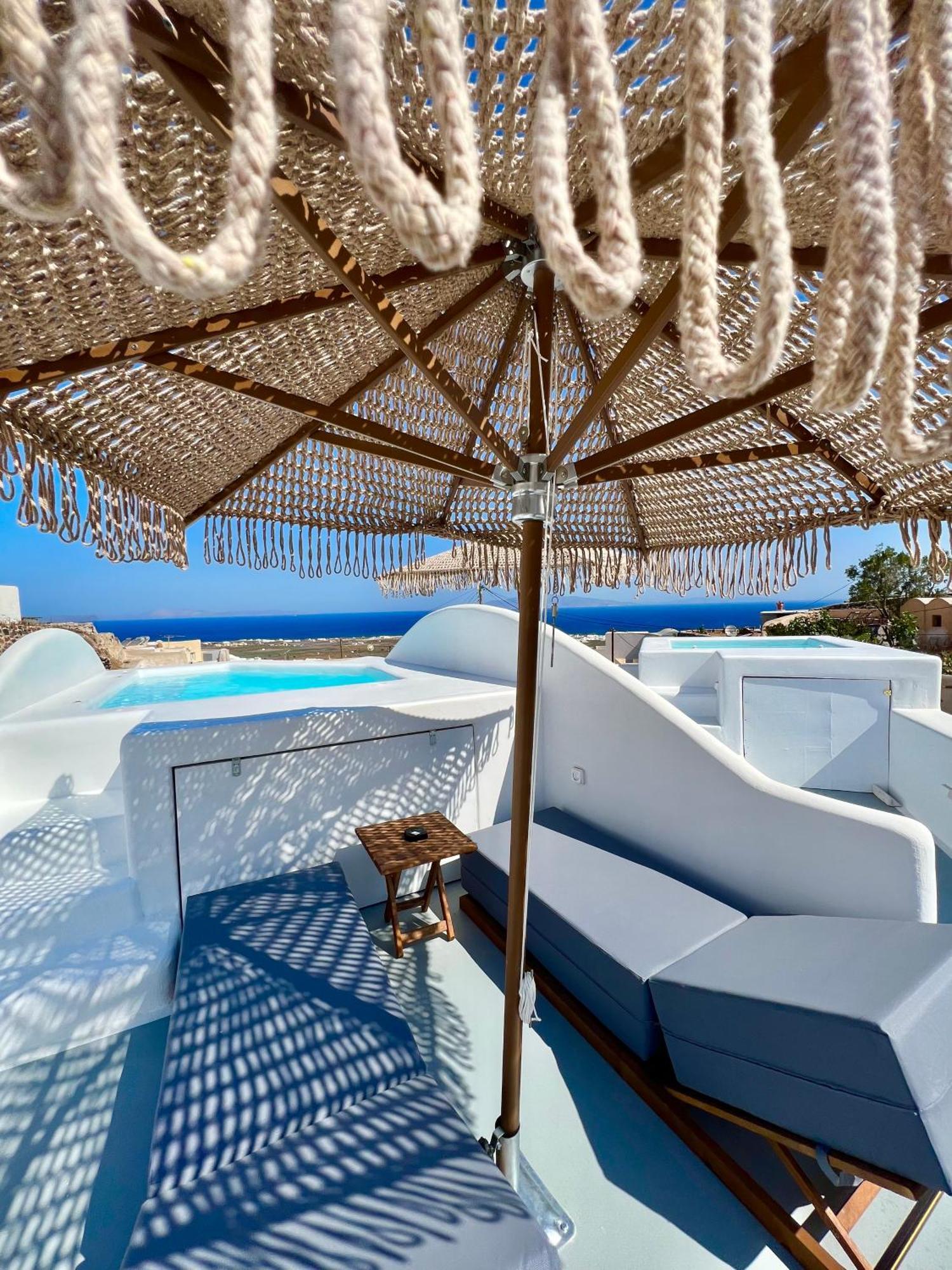Oinos Luxury Suites Foinikia  ภายนอก รูปภาพ