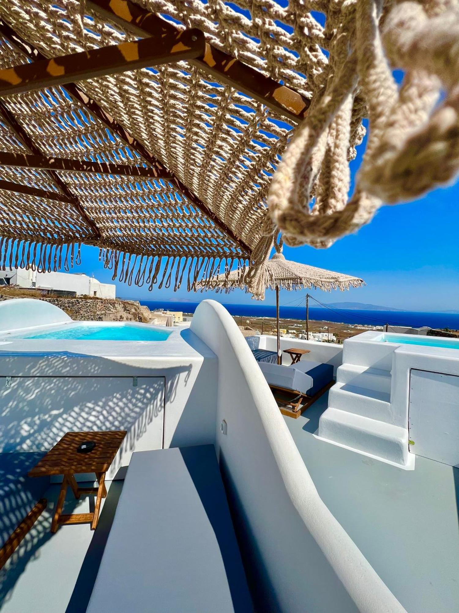 Oinos Luxury Suites Foinikia  ภายนอก รูปภาพ