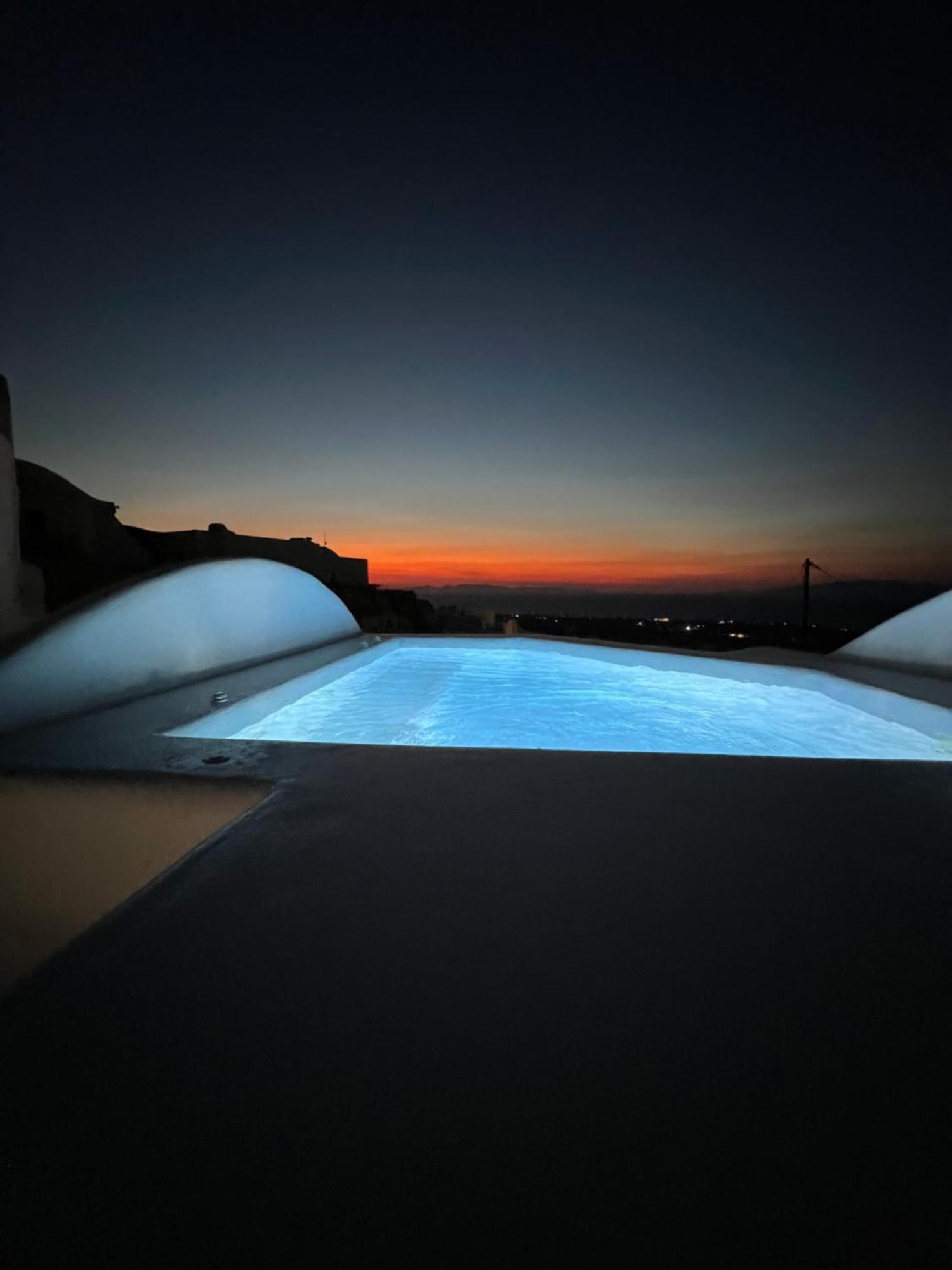 Oinos Luxury Suites Foinikia  ภายนอก รูปภาพ