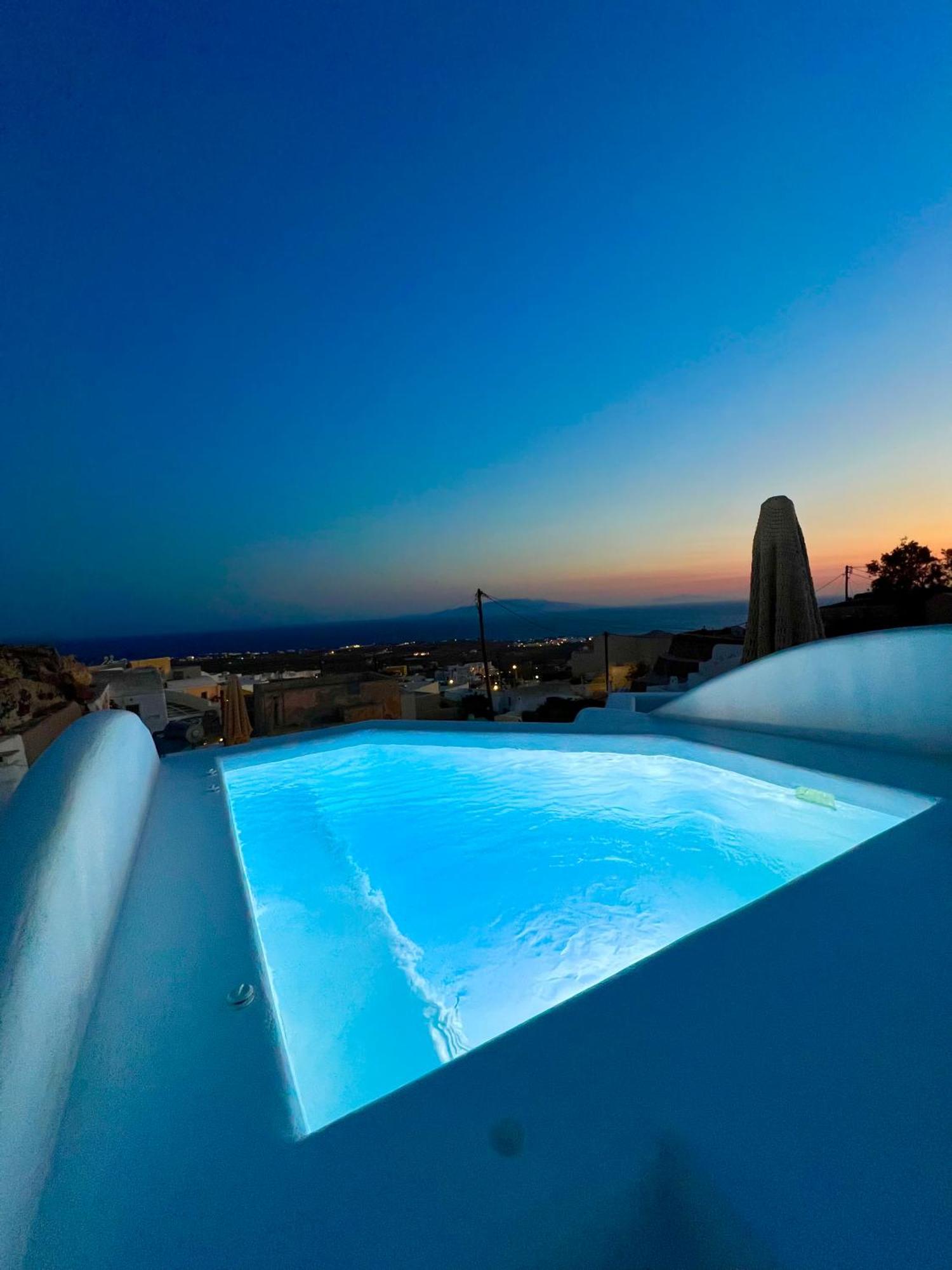 Oinos Luxury Suites Foinikia  ภายนอก รูปภาพ