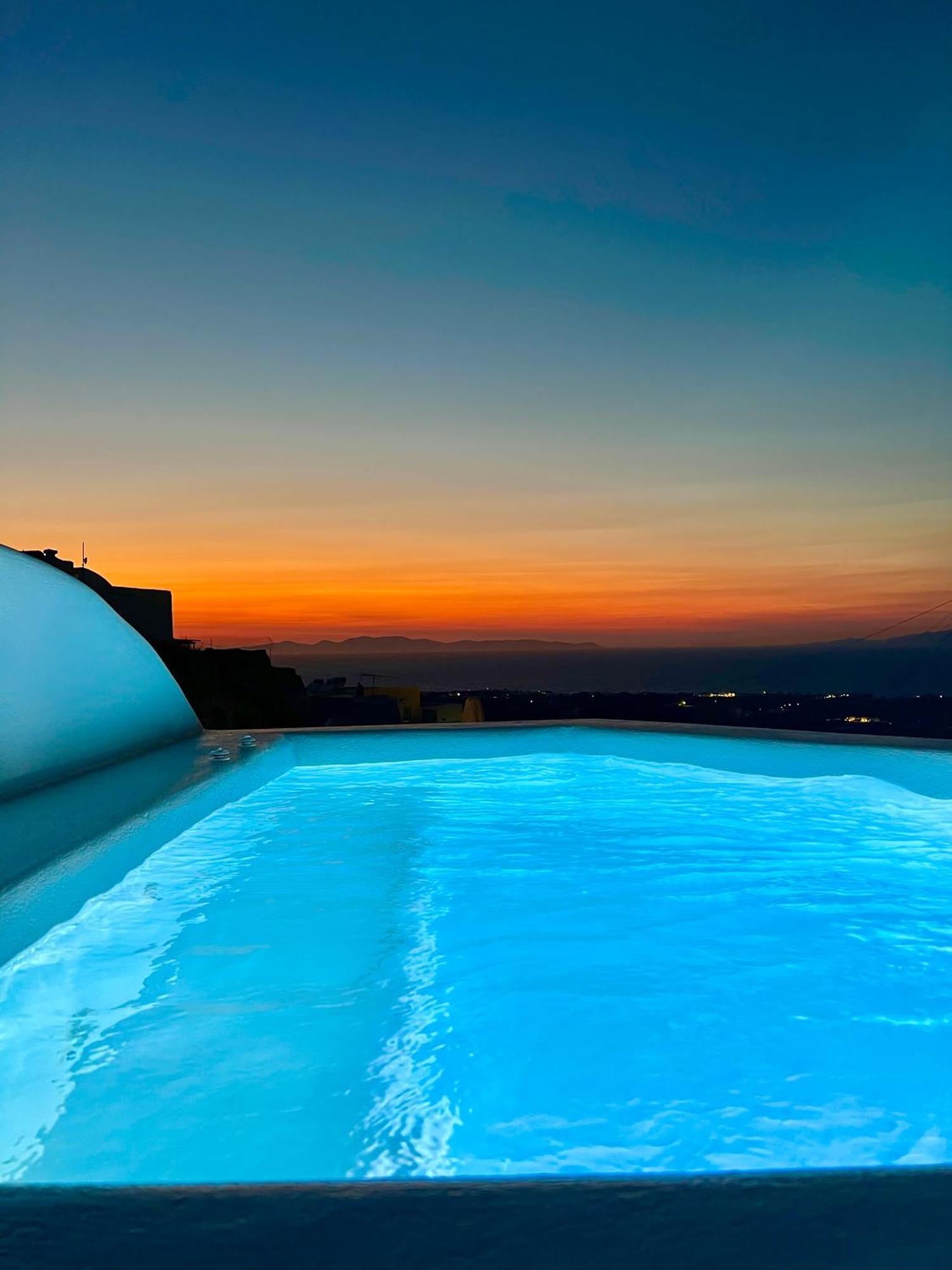Oinos Luxury Suites Foinikia  ภายนอก รูปภาพ